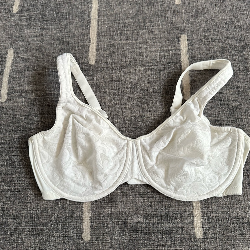 Vanity Fair White Full-Coverage Bra with Underwire Support